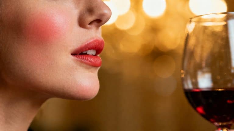 Histamine dans le Vin Rouge : Symptômes, Causes et Quels Vins Privilégier histamine vin rouge flush rougeur