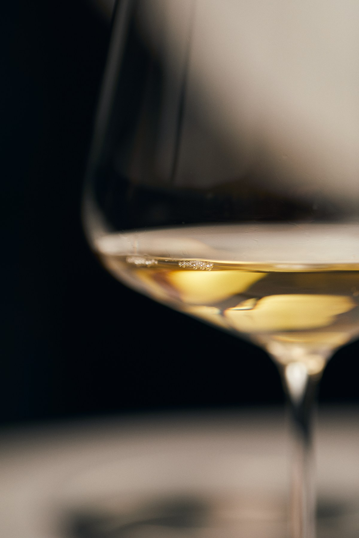Verre de Gros Plant du Pays Nantais — vin blanc sec issu de la Folle Blanche