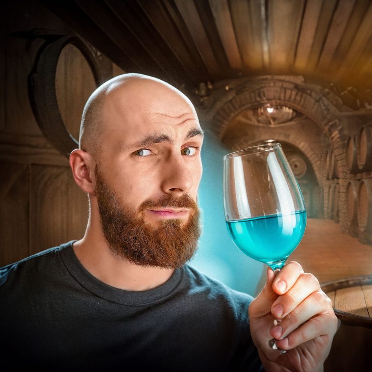 Jérémy Degryse dégustant un vin