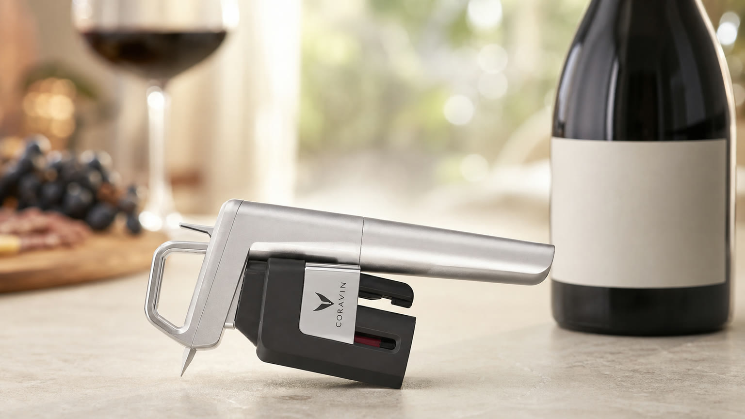 Système Coravin et bouteille de vin