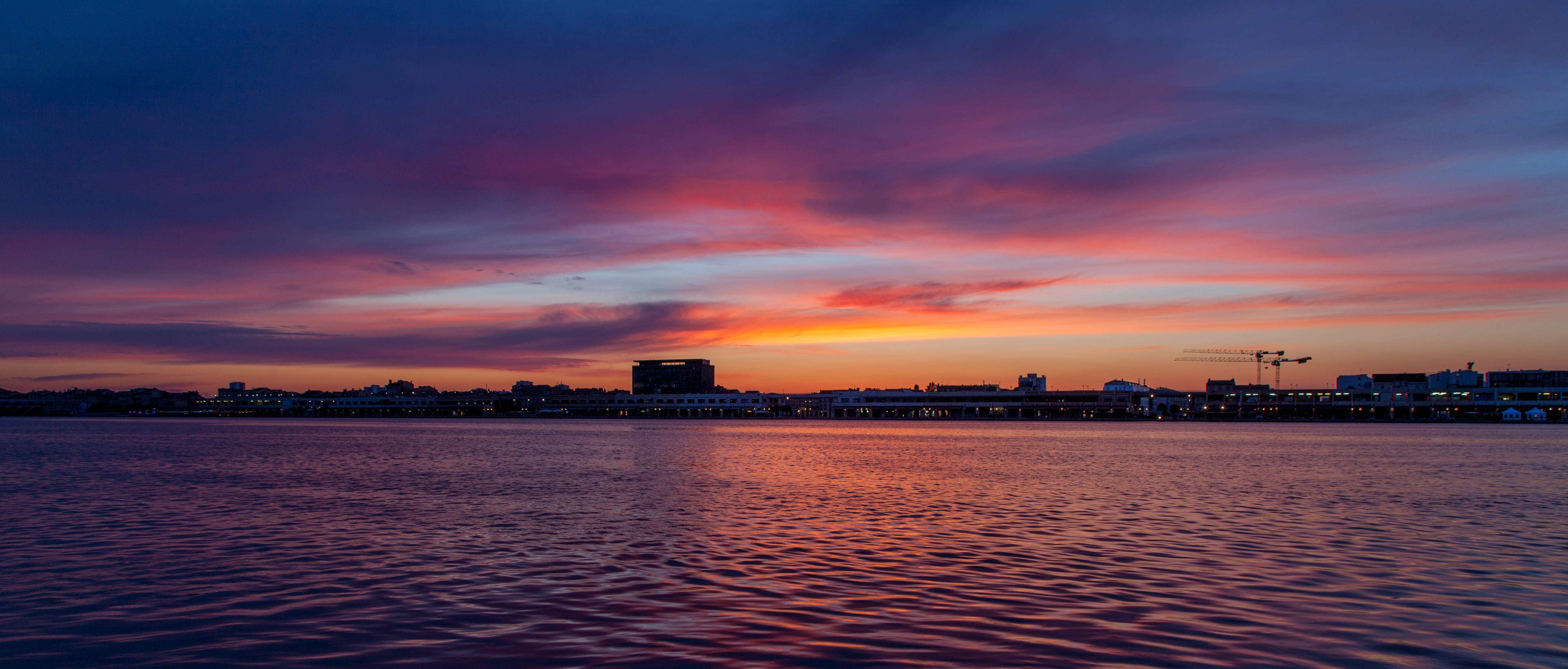 Coucher de soleil sur les quais de Bordeaux, Garonne