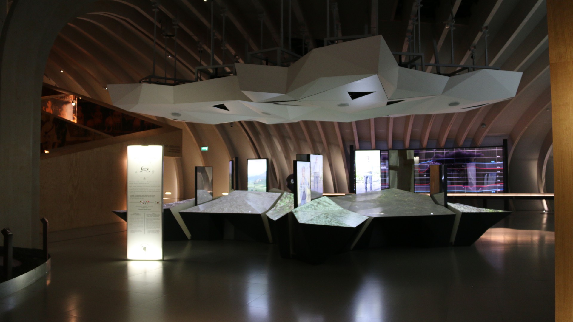 La Cité du Vin de Bordeaux, musée dédié aux cultures du vin dans le monde