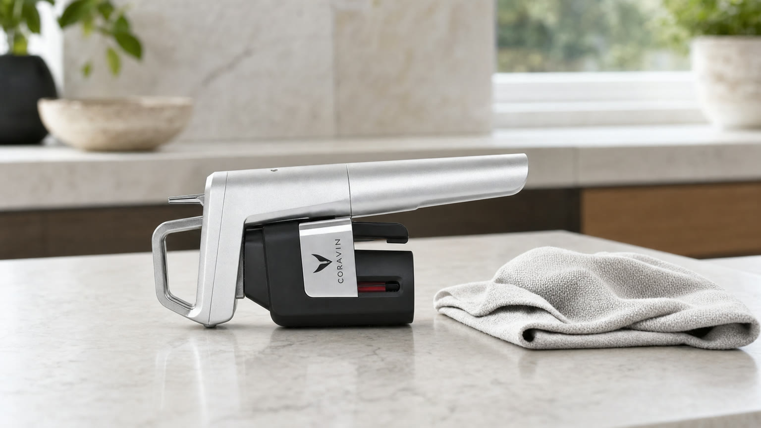 Système Coravin et chiffon de nettoyage