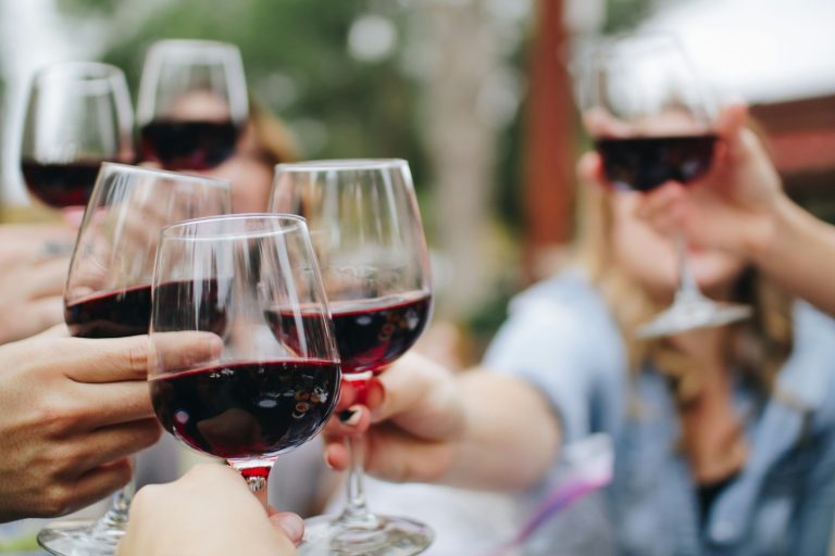 Calendrier des foires aux vins 2026 : toutes les dates par enseigne