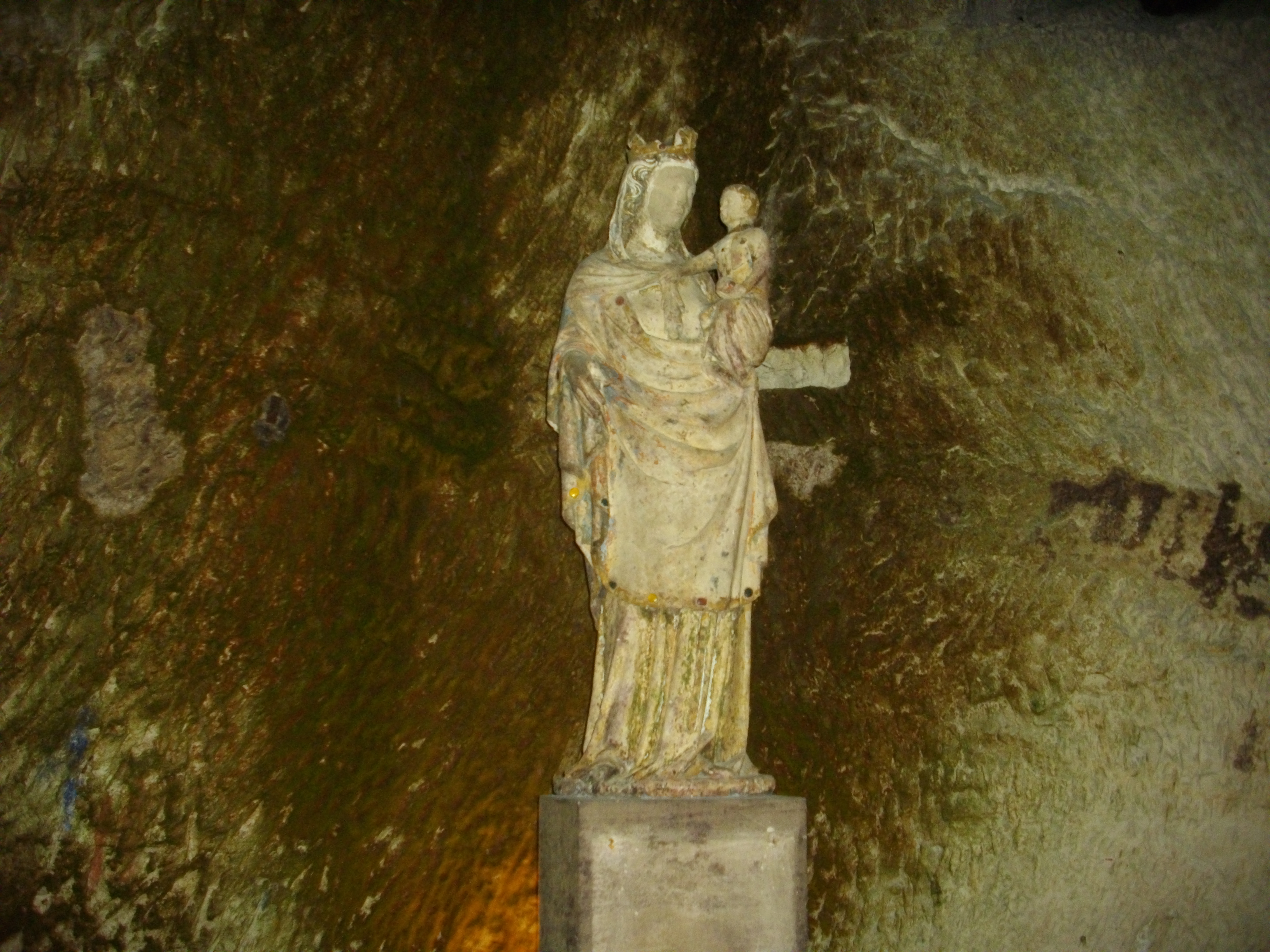 Statue de Madame Pommery dans les crayères de Reims