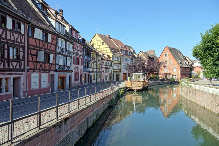 Foire aux Vins d&rsquo;Alsace 2026 : 50 ans de Crémant, concerts géants et 1 500 bouteilles à Colmar