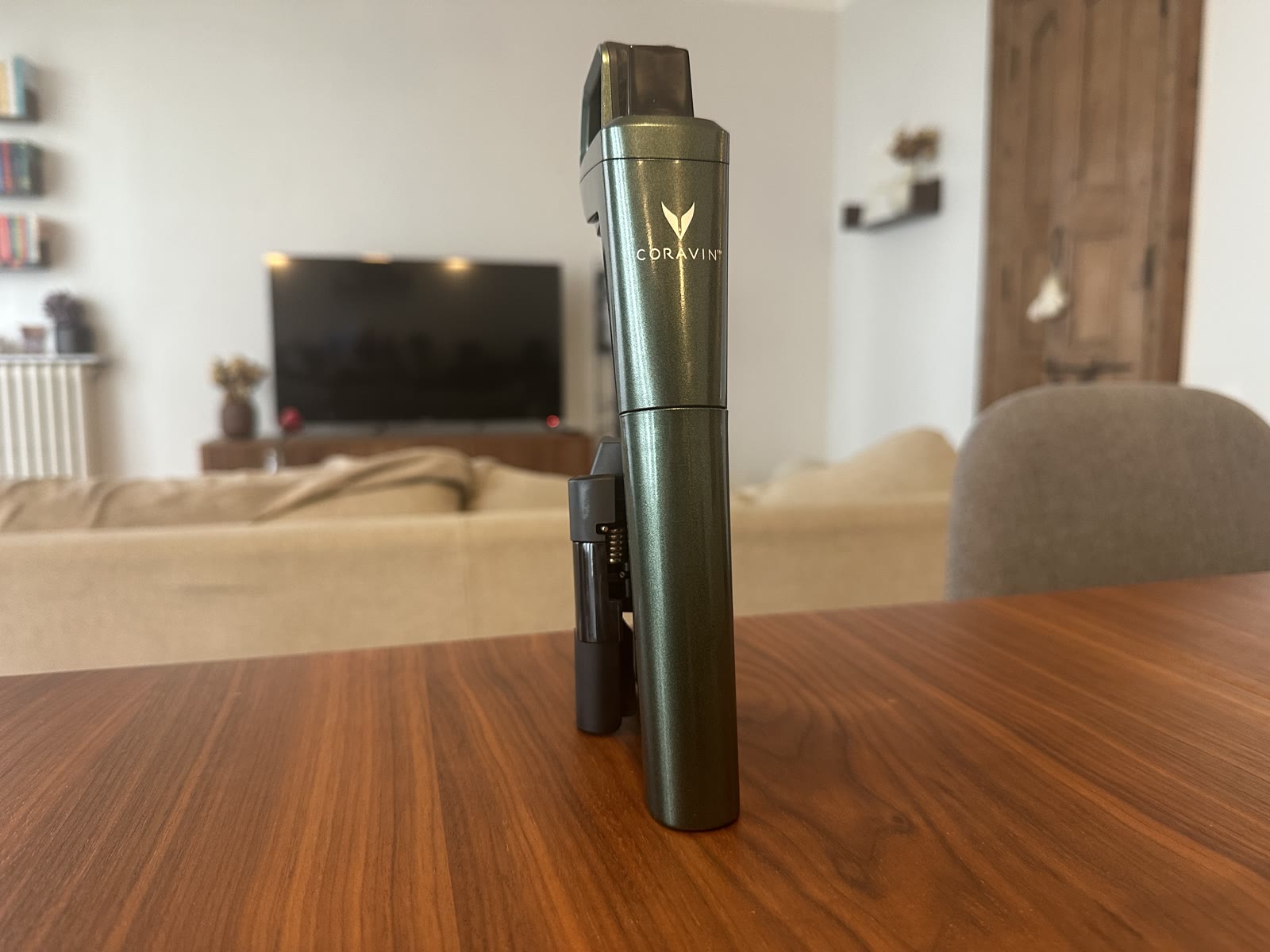 Le Coravin Six+ vert émeraude de profil