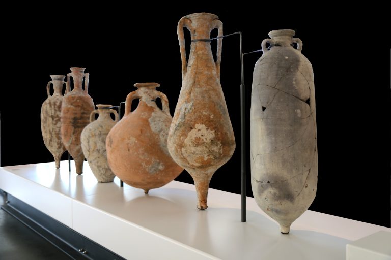 Des plongeurs tombent par hasard sur une épave romaine de 2 100 ans chargée de centaines d&rsquo;amphores à vin
