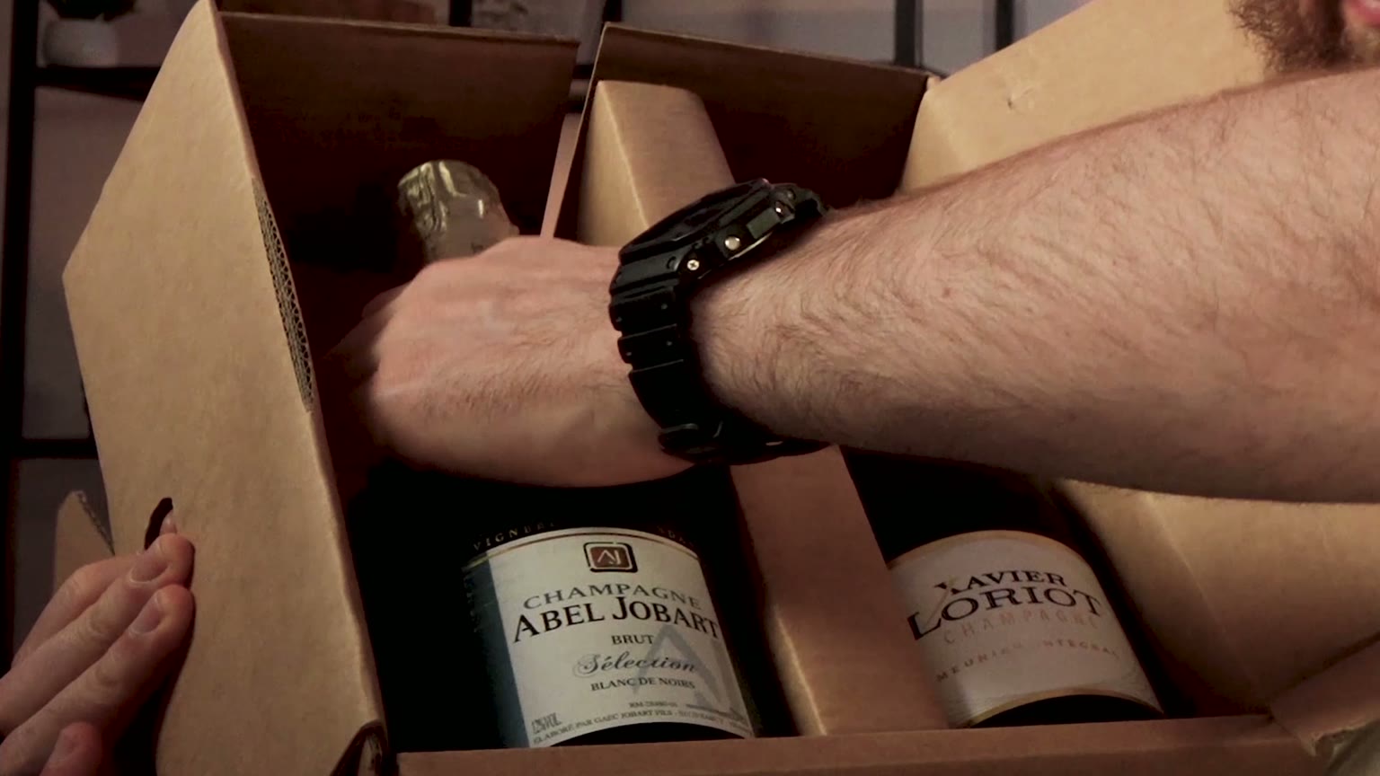 Bouteilles Abel Jobart et Xavier Loriot dans la box champagne La Belle Bulle