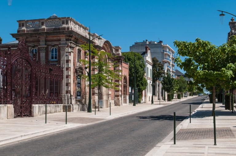 Champagne +33 M€, Bordeaux -122 M€ à l&rsquo;export : la filière française en deux vitesses