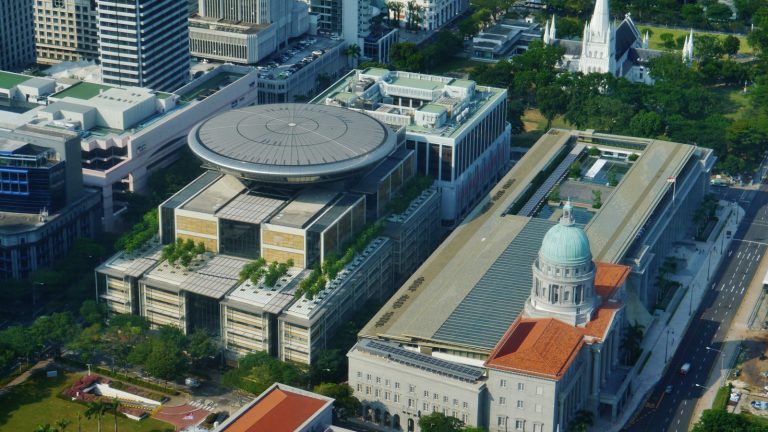 Affaire Castel : la justice de Singapour ouvre le conseil d&rsquo;IBBM au camp Romy Castel avant le verdict du 2 octobre