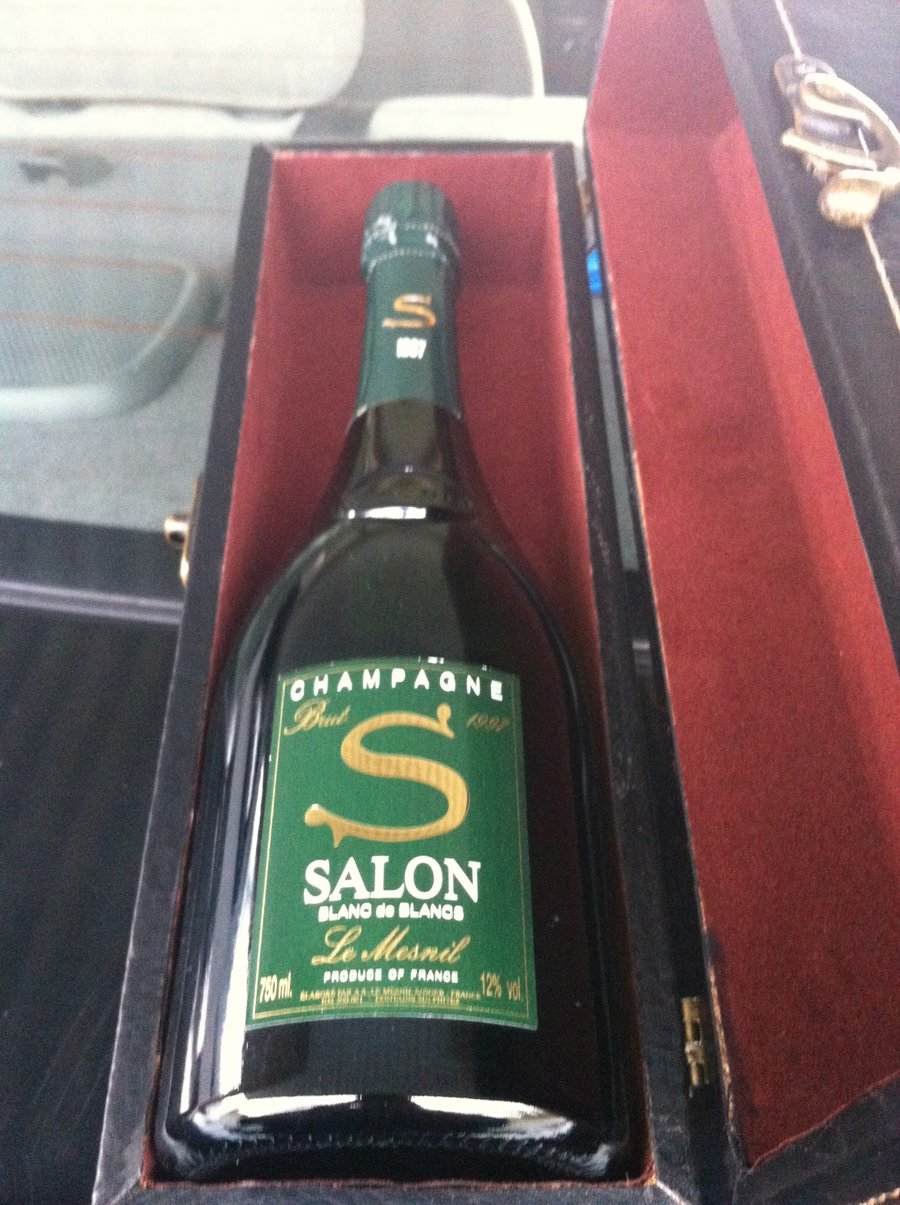 Bouteille de champagne Salon Blanc de Blancs Le Mesnil dans son coffret